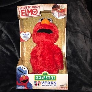 Love to Hug Elmo NIB Sesame Street Hasbro Playskool, speaks English & Spanish